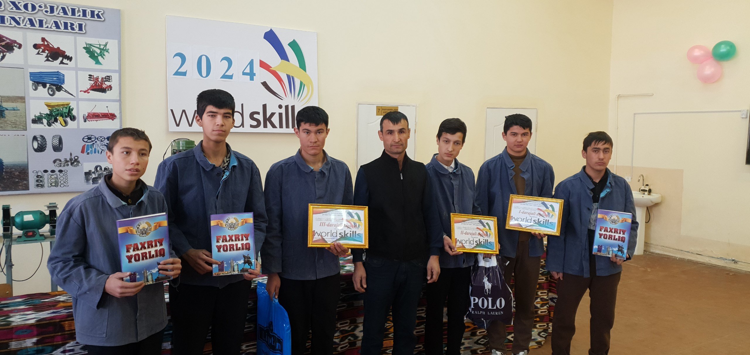 Xorazm viloyati Qo‘shko‘pir tuman 1-son kasb-hunar maktabida "Worldskills-2024" musobaqasi bo‘lib o‘tdi.  Musobaqada "Payvandlovchi (elektrgazpayvandlash ishlari)" kasbi bo‘yicha taxsil olayotgan o‘quvchilar kasb maxorati bo‘yicha bellashdi