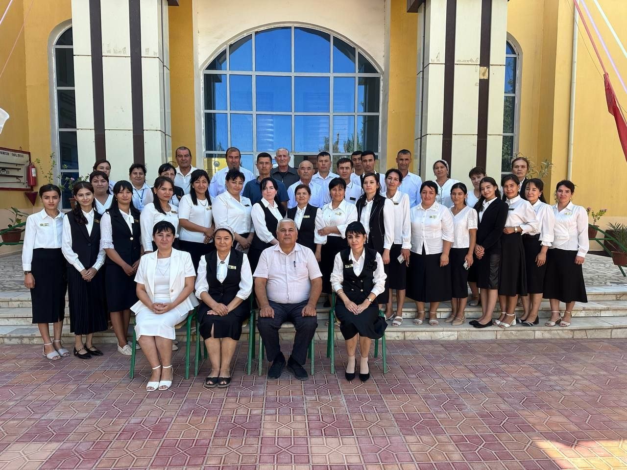 Qo'shko'pir tuman 1-son politexnikumida o'tkazilgan Bilimlar kuni tadbiridan  lavhalar.